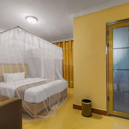 Santa Maria Hotel אנטבה מראה חיצוני תמונה