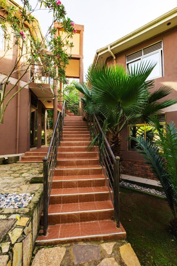 Santa Maria Hotel אנטבה מראה חיצוני תמונה