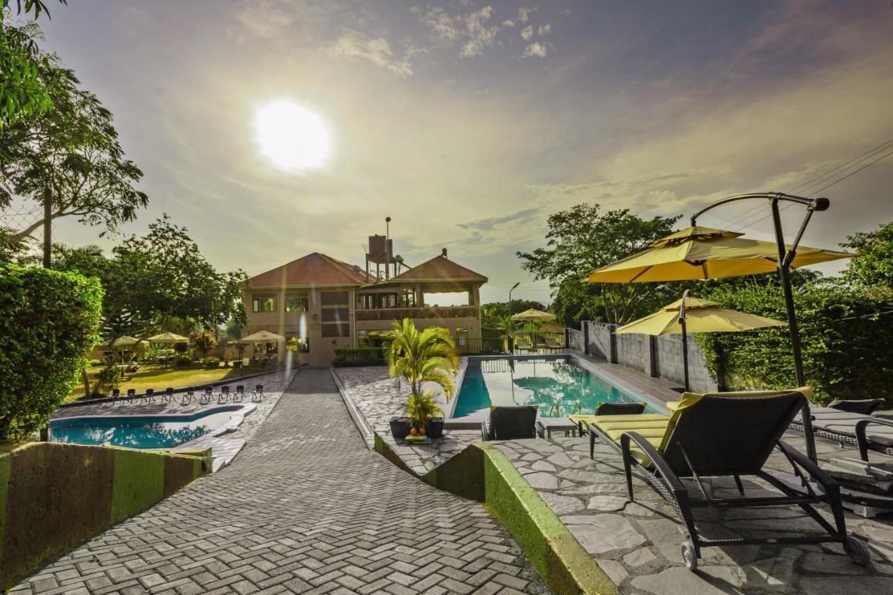 Santa Maria Hotel אנטבה מראה חיצוני תמונה