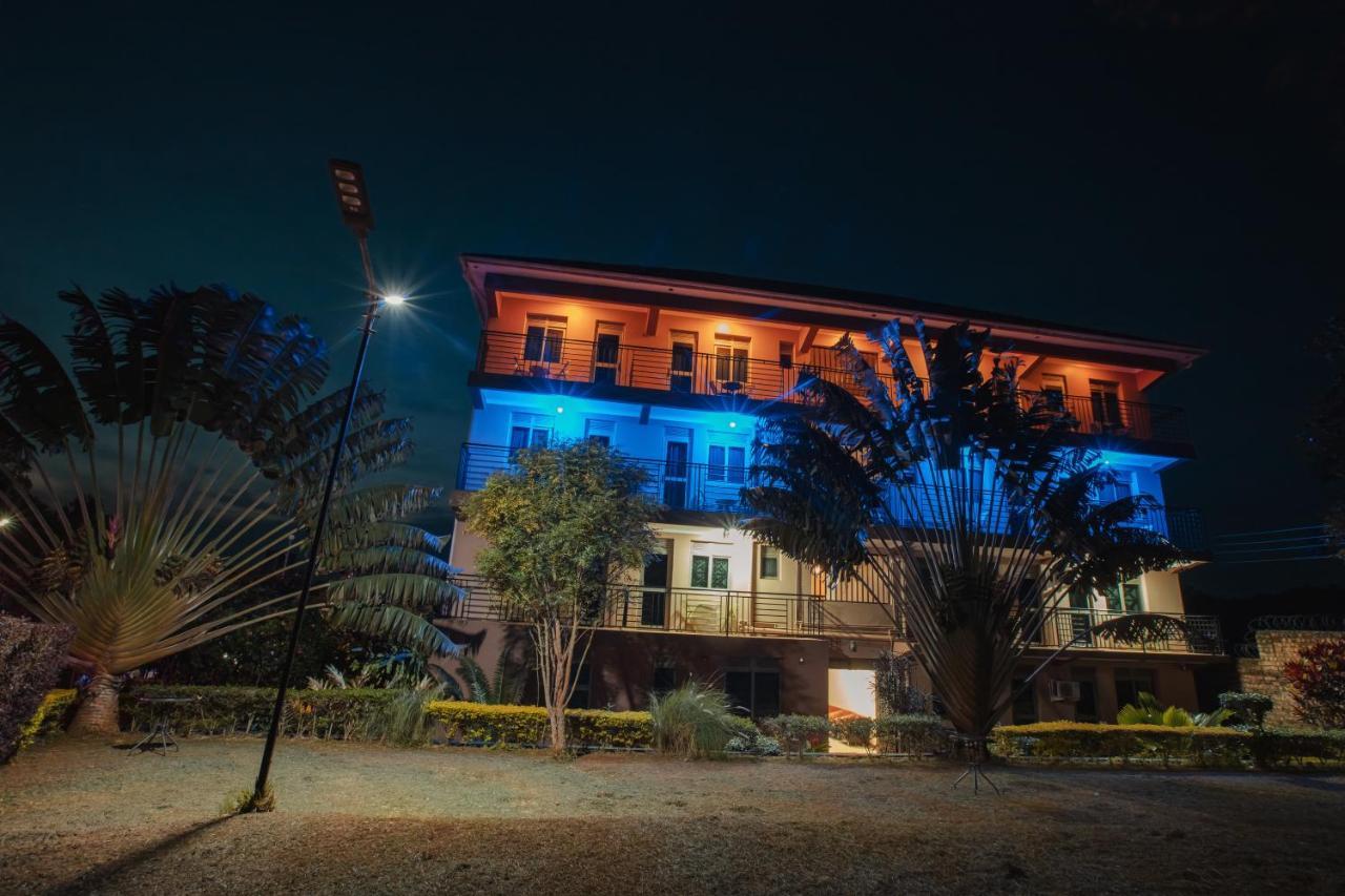Santa Maria Hotel אנטבה מראה חיצוני תמונה