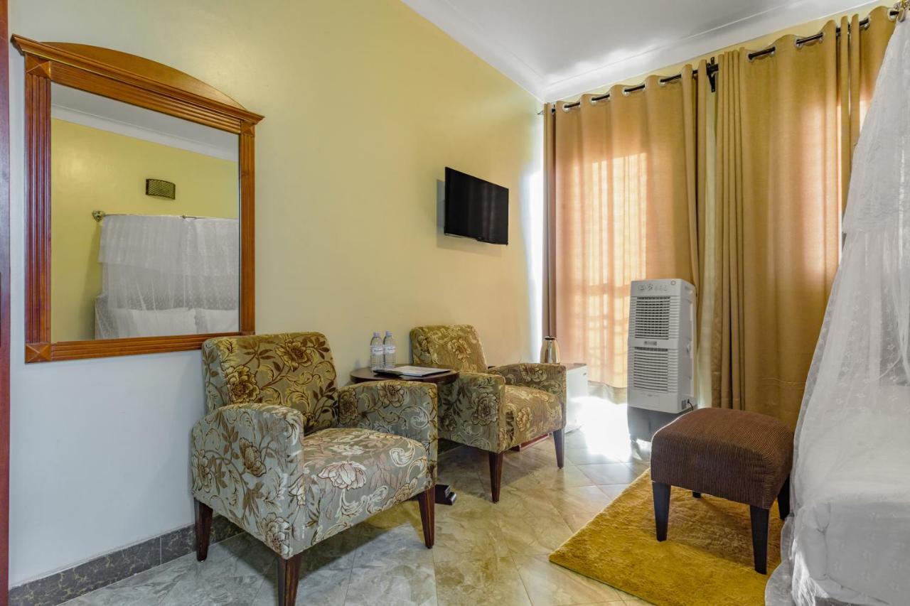 Santa Maria Hotel אנטבה מראה חיצוני תמונה
