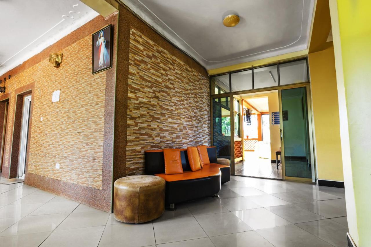 Santa Maria Hotel אנטבה מראה חיצוני תמונה