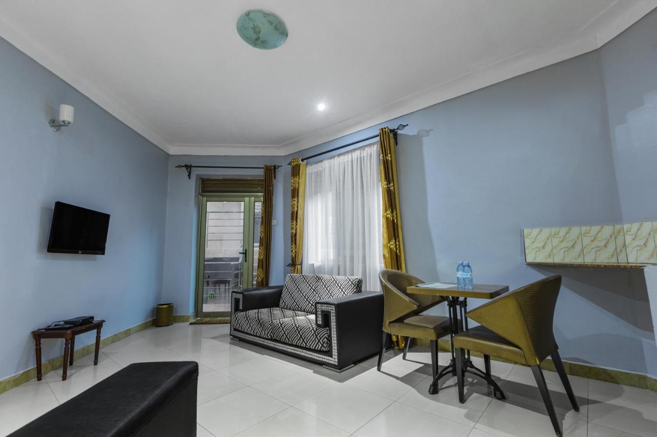 Santa Maria Hotel אנטבה מראה חיצוני תמונה