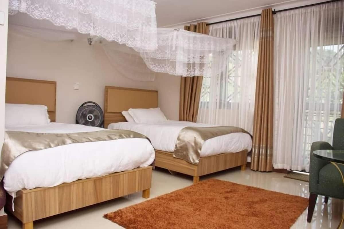 Santa Maria Hotel אנטבה מראה חיצוני תמונה
